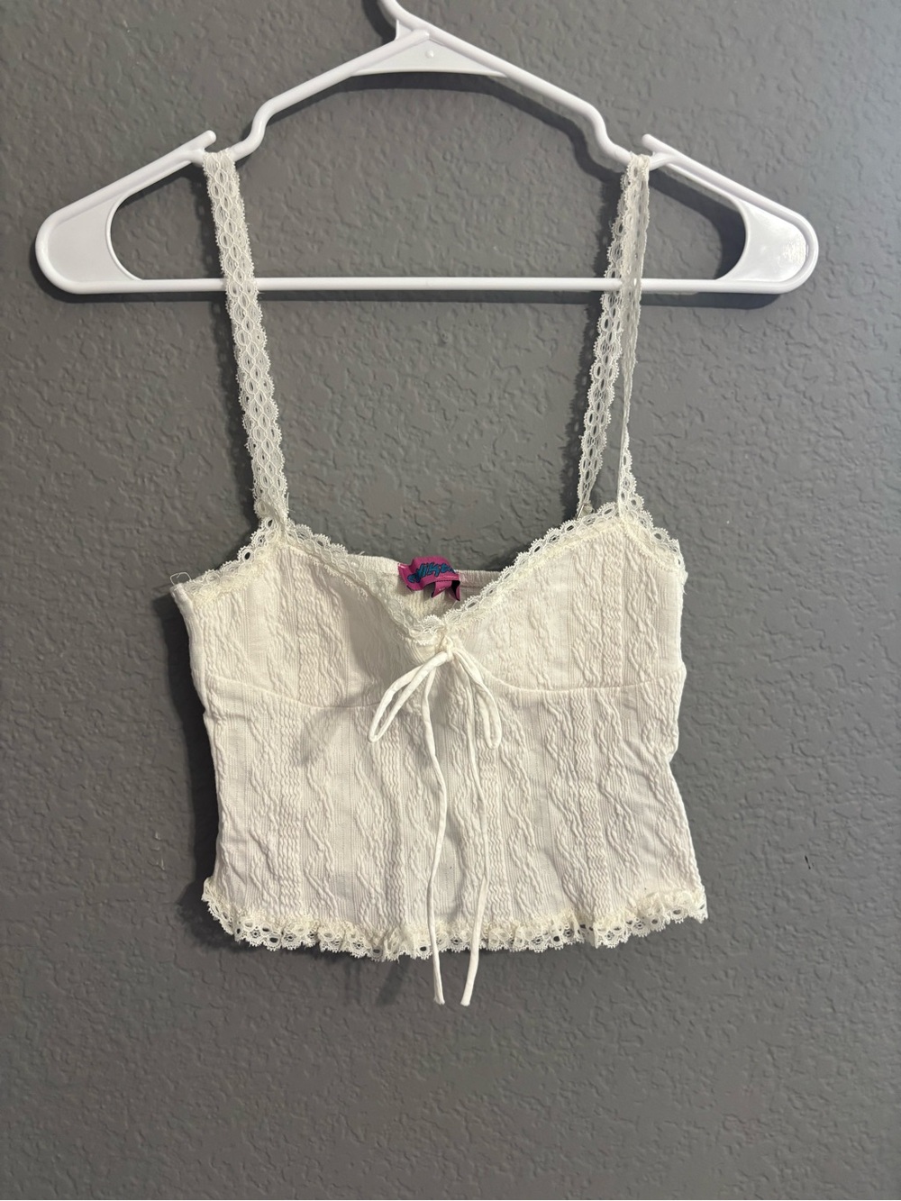 Edikted Ivory Lace-Trim Cropped Cami